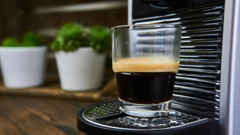 Espresso aus der De’Longhi Nespresso Pixie