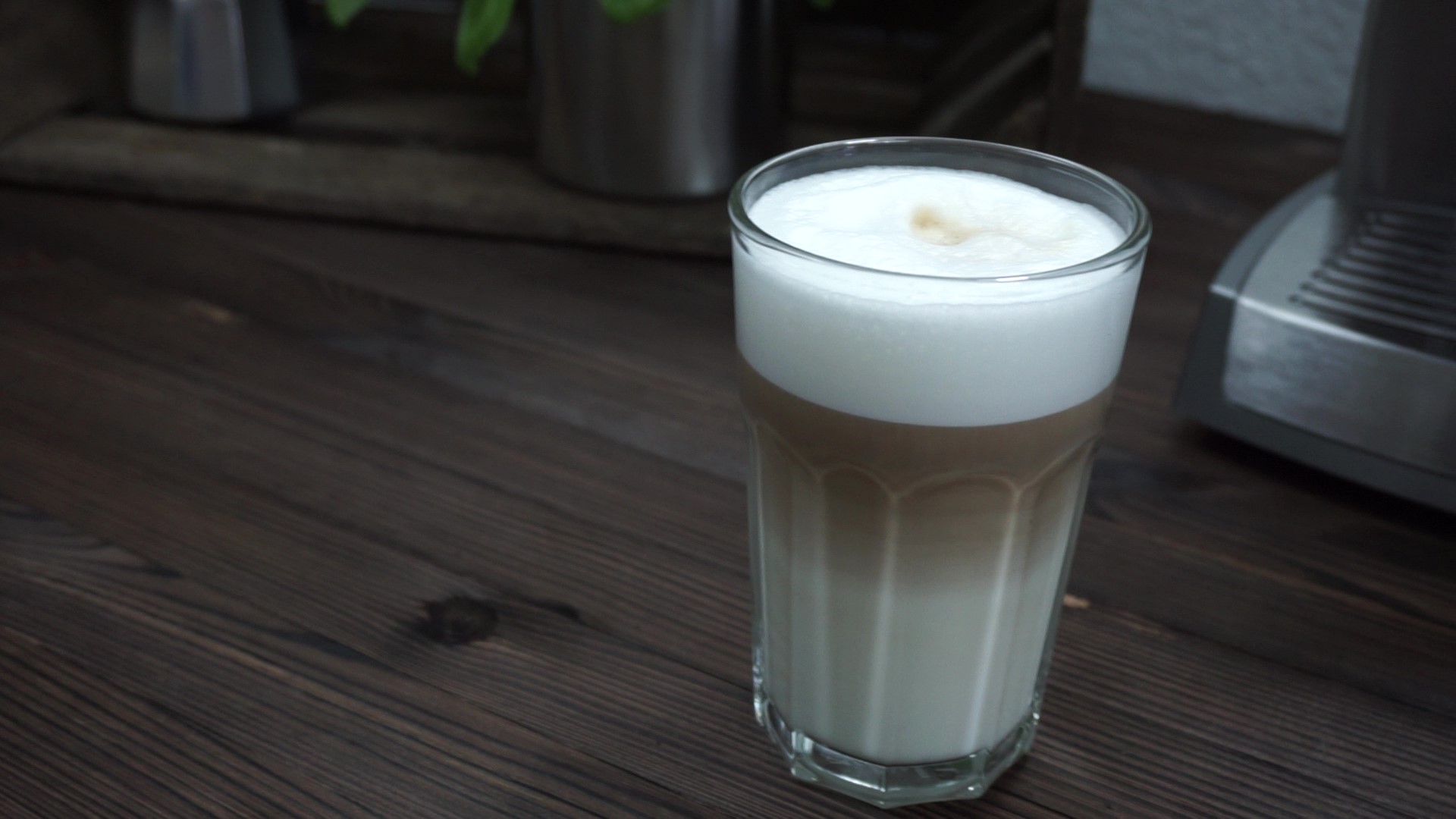 Latte Macchiato aus der Gastroback Design Espresso Pro Siebträgermaschine